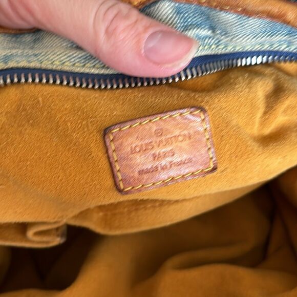 Authentic LOUIS VUITTON blue monogram denim NEO CABBY MM w/strap - Picture 15 of 16